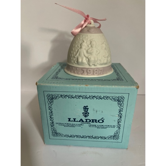 Vintage Lladro Porcelain Bell 1987 - Picture 3 of 5